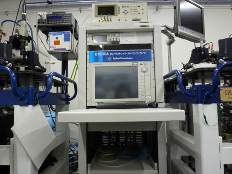 高性能半導体デバイス アナライザ＋プローバ