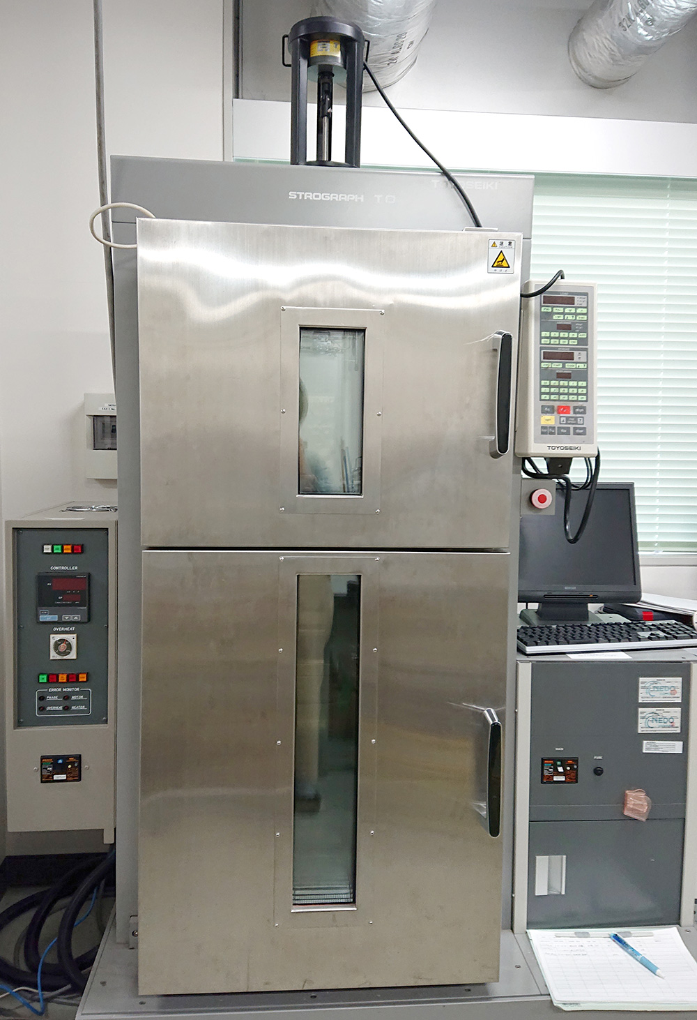 力学試験機