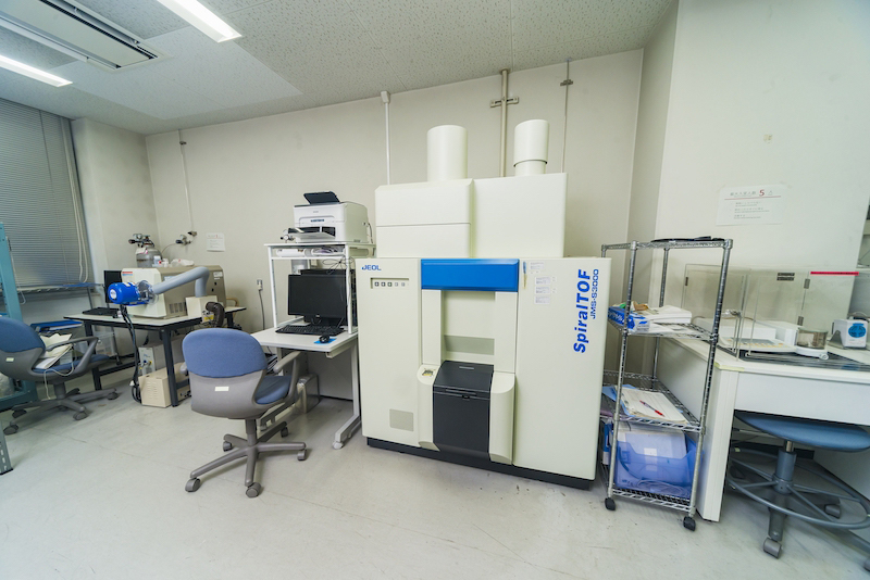 マトリックス支援レーザーイオン化Spiral飛行時間型質量分析計